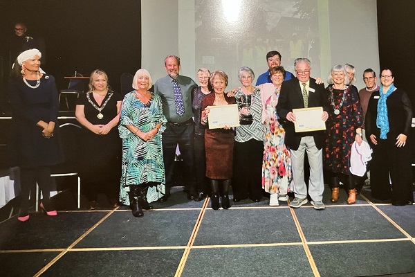 The winning Thornbury in Bloom team